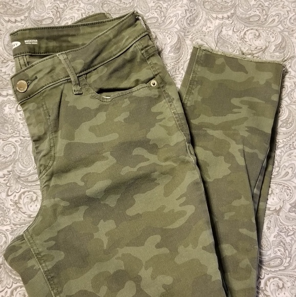 Old Navy Camo Rockstar pants size 8 - Picture 4 of 5